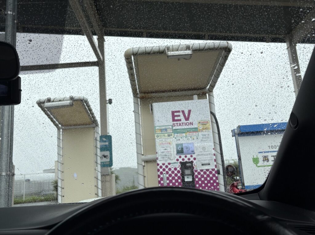 雨の日に利用したイオンモールの急速充電器